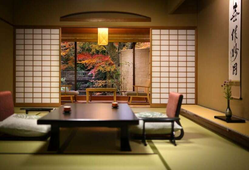 غرفة قياسية, Oku Yugawara Tsubaki