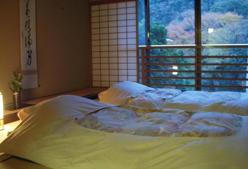 غرفة قياسية, Oku Yugawara Tsubaki