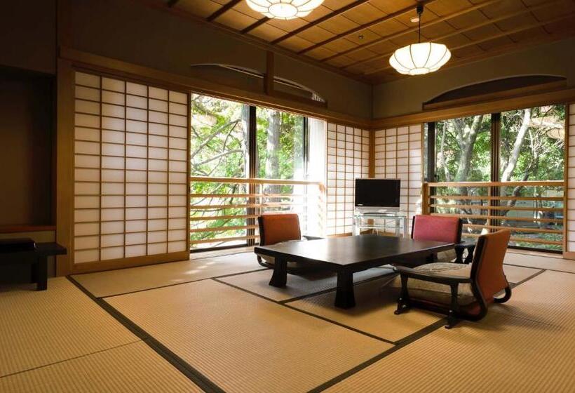 Номер Superior, Oku Yugawara Tsubaki