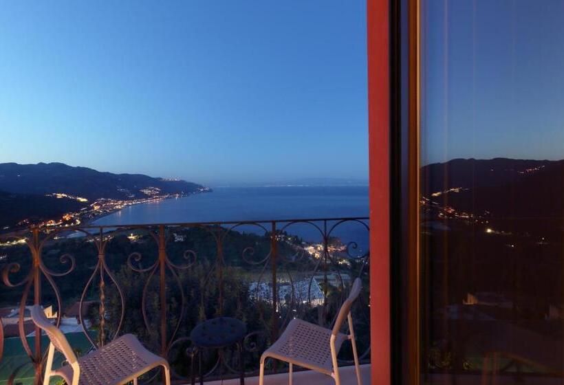 Номер Superior Вид на Море с Балконом, Villa Astoria