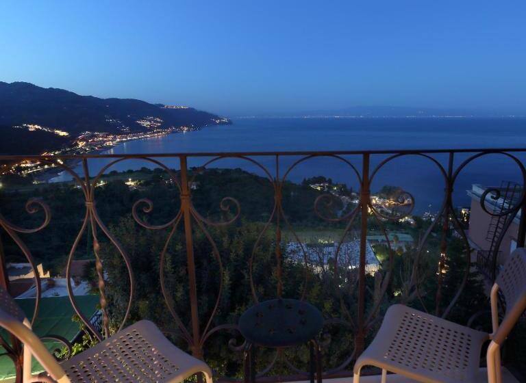 Номер Superior Вид на Море с Балконом, Villa Astoria