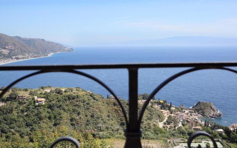 Номер Superior Вид на Море с Балконом, Villa Astoria