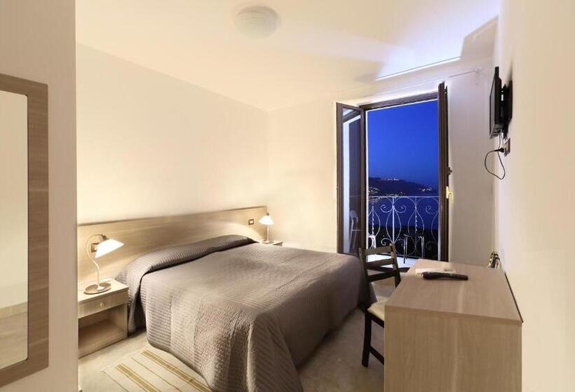 Номер Superior Вид на Море с Балконом, Villa Astoria