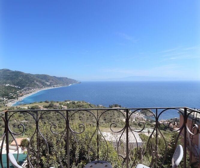 Номер Superior Вид на Море с Балконом, Villa Astoria