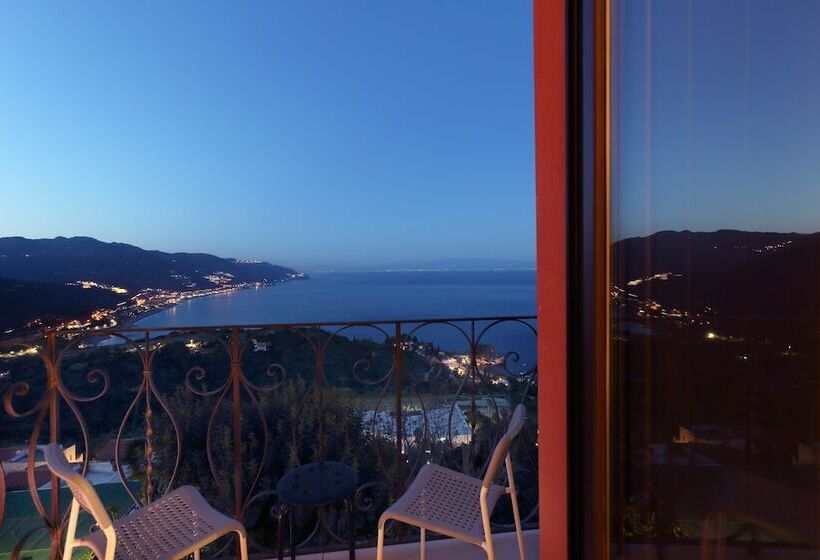 Номер Superior Вид на Море с Балконом, Villa Astoria