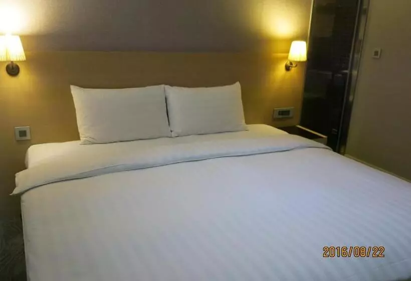 اتاق اکونومی, 麗馨商旅七賢館