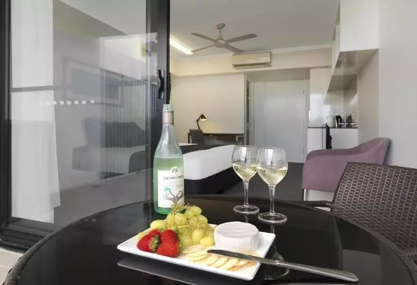 اتاق استاندارد با تخت بزرگ, Oaks Mackay Carlyle Suites