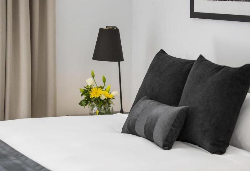 스탠다드 룸 킹사이즈 침대, Oaks Mackay Carlyle Suites