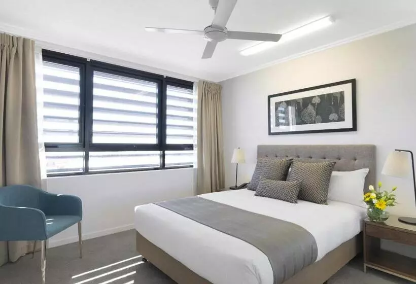 آپارتمان 2 خوابه, Oaks Mackay Carlyle Suites