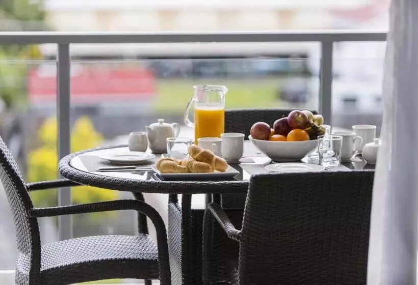 آپارتمان 2 خوابه, Oaks Mackay Carlyle Suites
