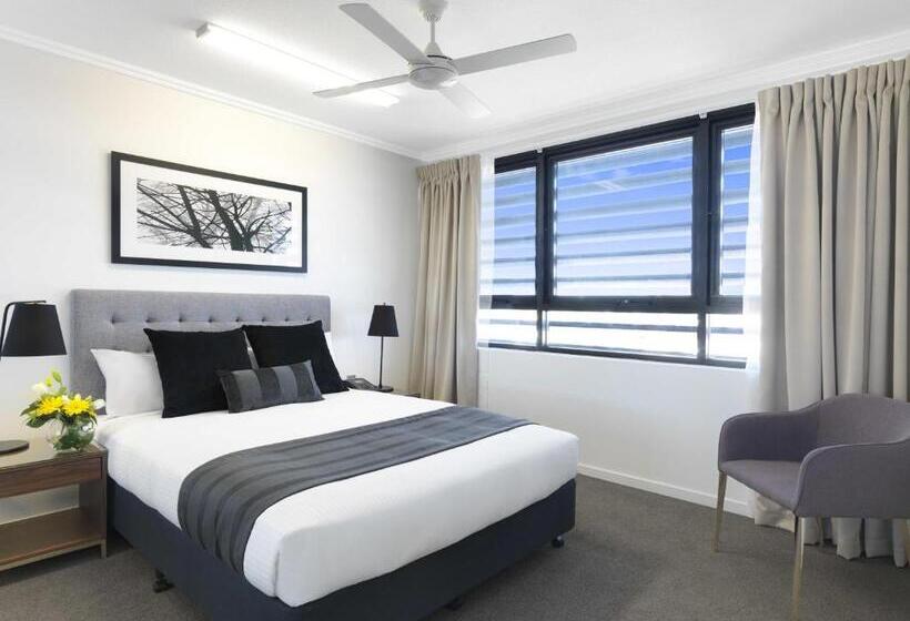 דירת שלושה חדרים, Oaks Mackay Carlyle Suites