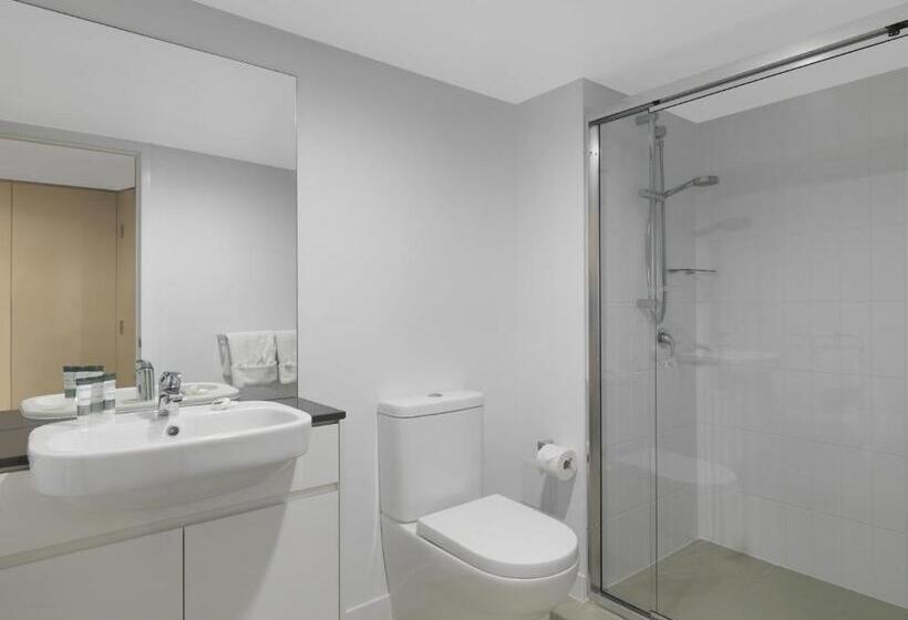 اتاق استاندارد, Oaks Mackay Carlyle Suites