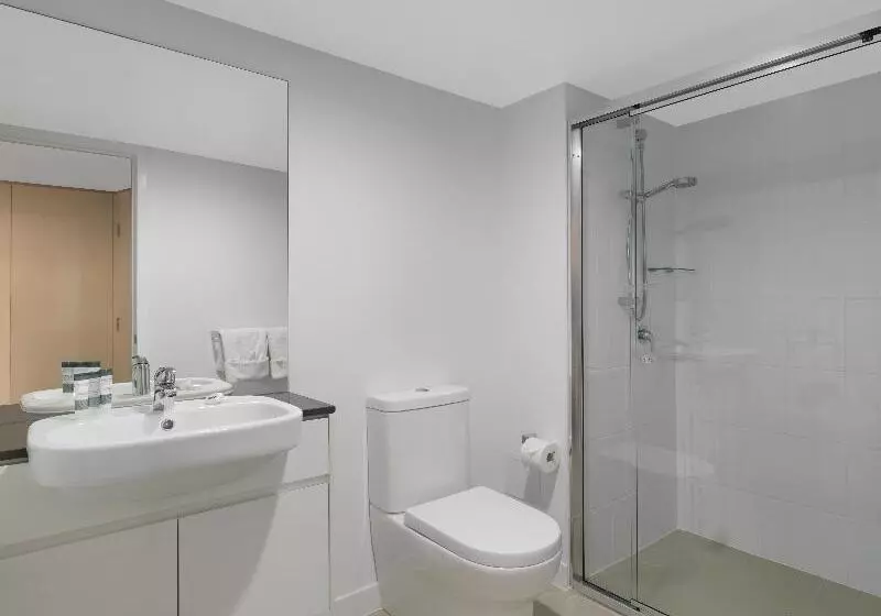 اتاق استاندارد, Oaks Mackay Carlyle Suites