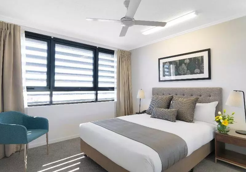 آپارتمان 2 خوابه, Oaks Mackay Carlyle Suites