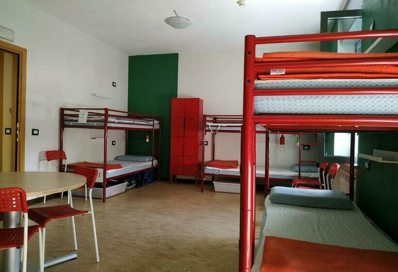 تختخواب در اتاق مشترک, Malpensa Fiera Milano Hostel