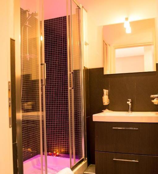 标准间, Chroma Exy Chroma Italy