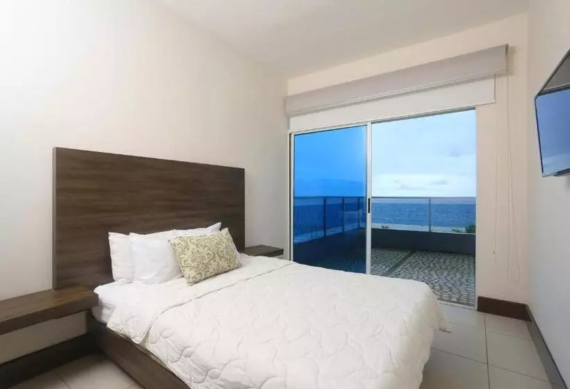 1 Bedroom Penthouse Apartment, Puerto Azul