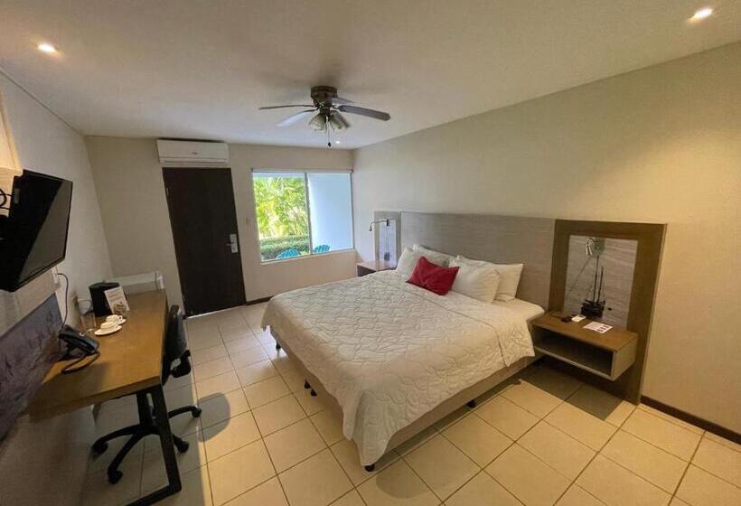 غرفة قياسية, Puerto Azul