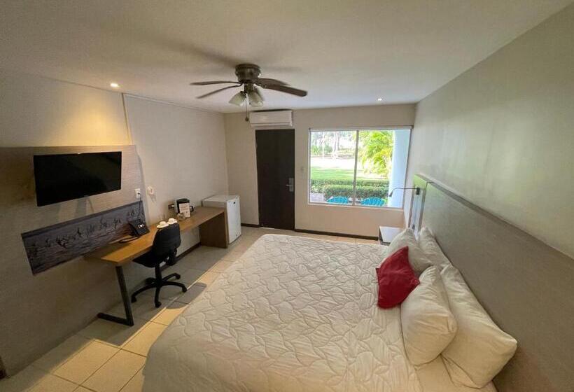 غرفة قياسية, Puerto Azul