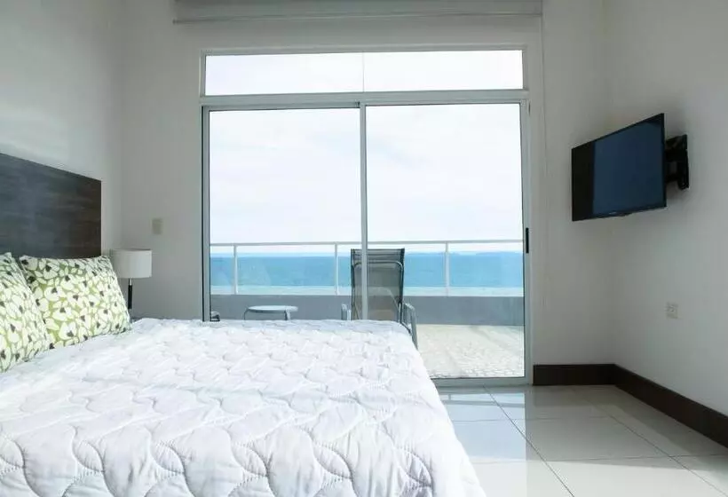 1 Bedroom Penthouse Apartment, Puerto Azul