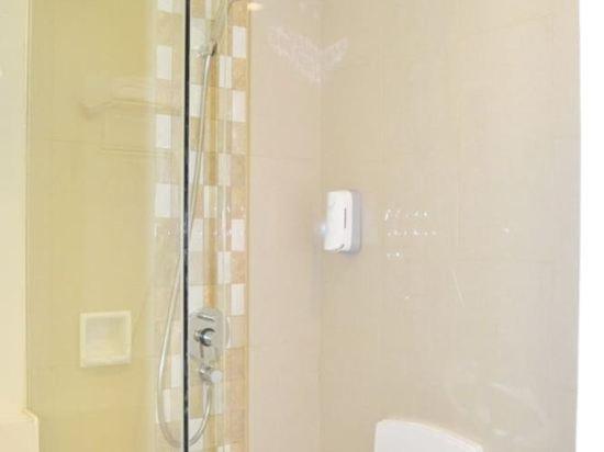 اتاق خانوادگی, Shakti Hotel Bandung