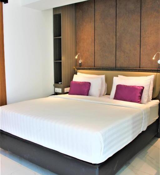 استودیوی لوکس, Shakti Hotel Bandung