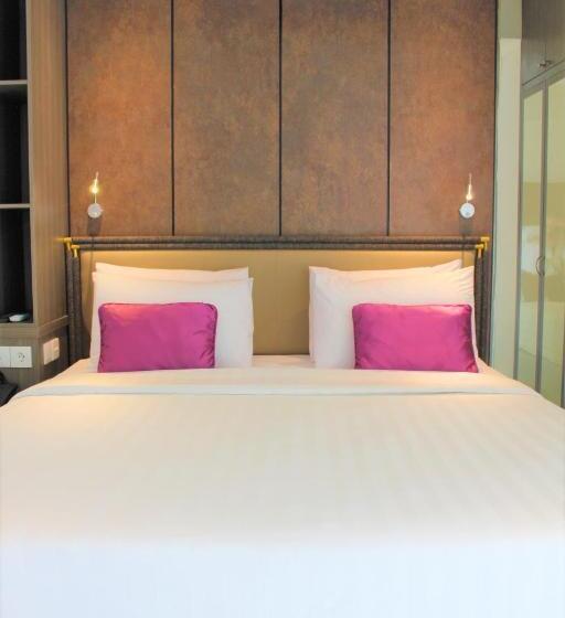 استودیوی لوکس, Shakti Hotel Bandung