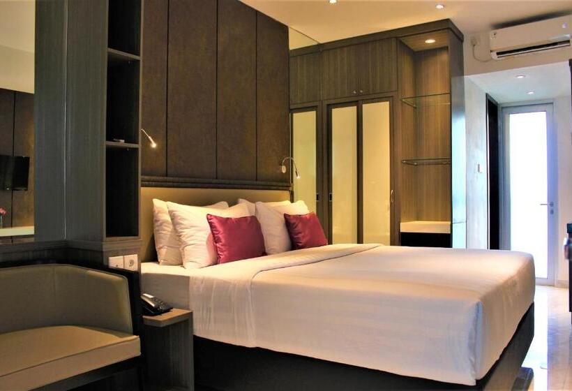 استودیوی لوکس, Shakti Hotel Bandung