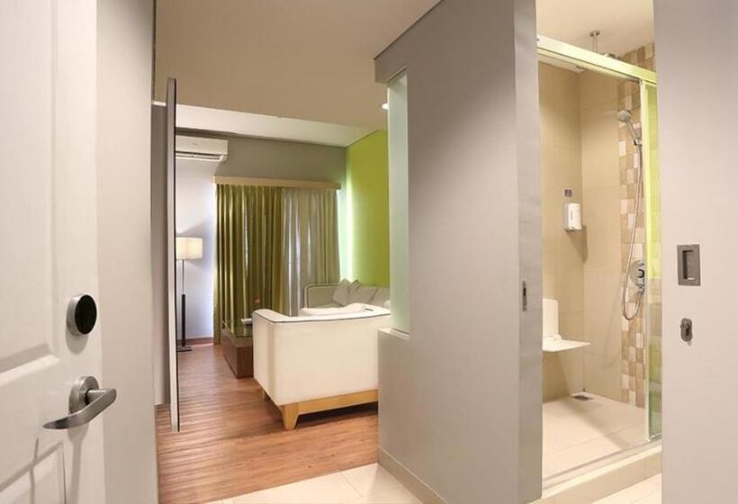 سوییت جونیور, Shakti Hotel Bandung