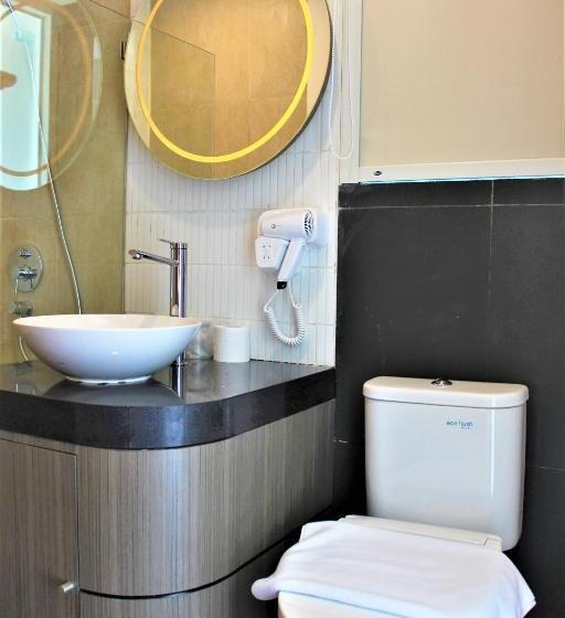 اتاق لوکس سه تخته, Shakti Hotel Bandung