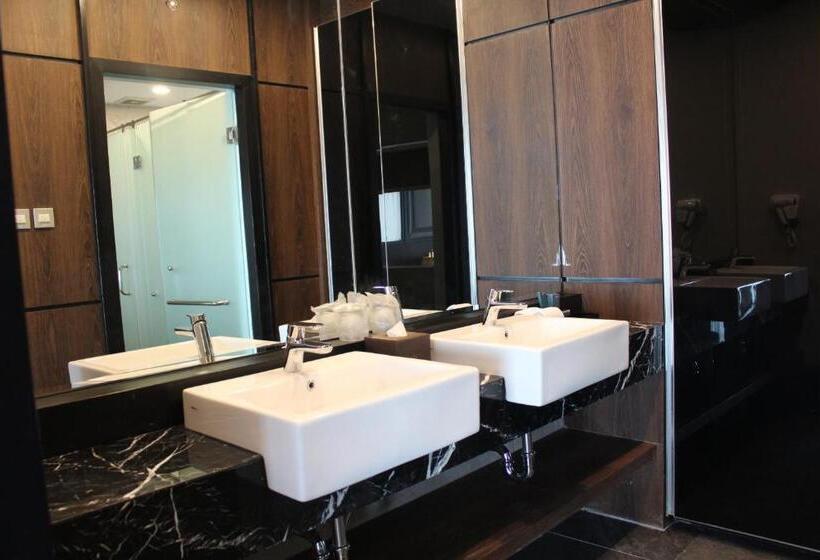 سوئیت پرزیدنت, Shakti Hotel Bandung