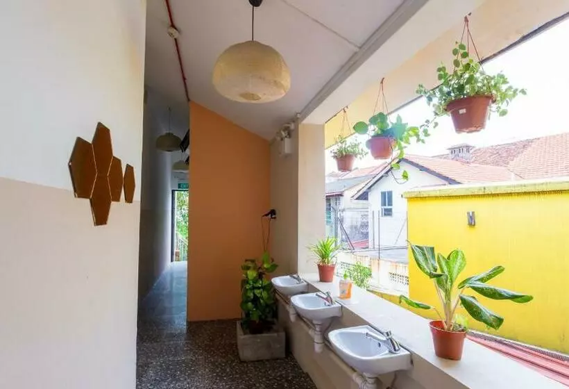 اتاق خانوادگی با سرویس بهداشتی مشترک, The Hive Singapore Hostel