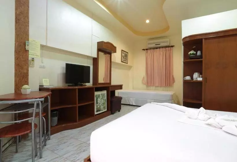 スタンダードトリプルルーム, Khun Ying House