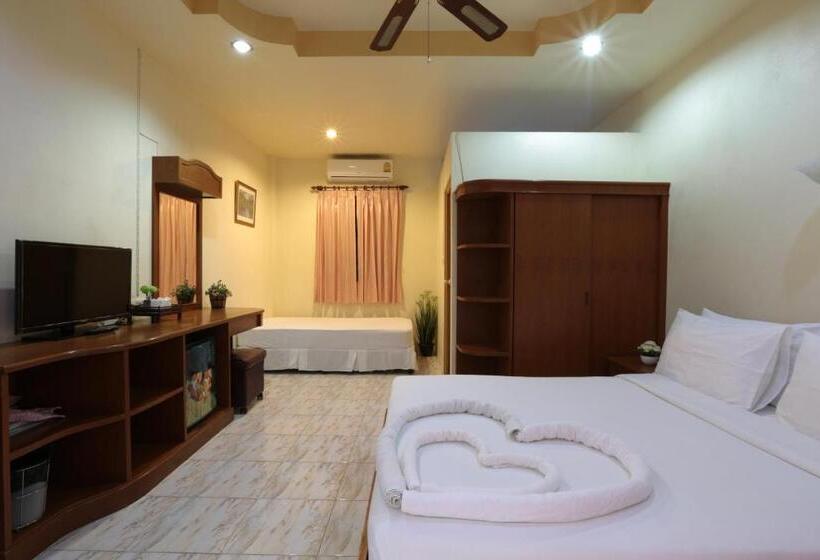 Номер Стандарт Трехместный, Khun Ying House