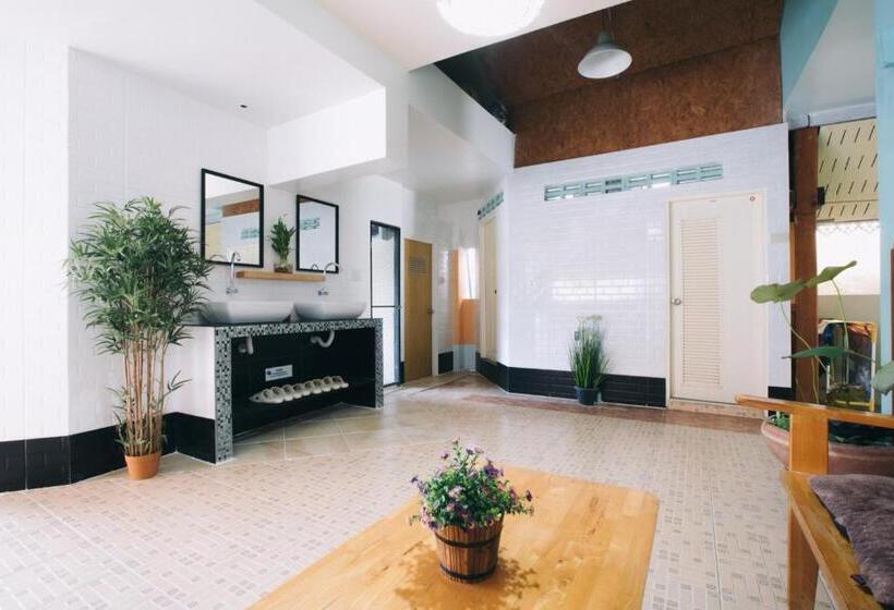 Номер Стандарт Трехместный, Khun Ying House