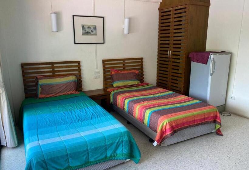 스탠다드 룸 공동 욕실, Aonang Andaman Resort