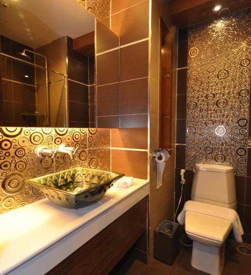 غرفة سوبيريور ذات إطلالة جانبية على البحر, Chalelarn Hotel Hua Hin