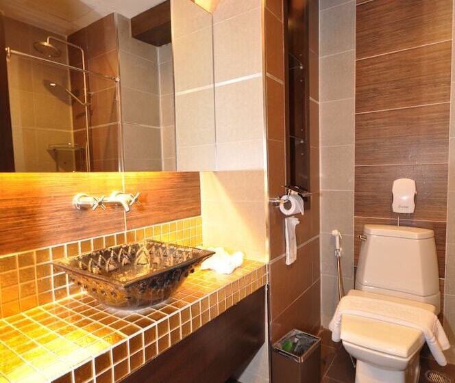 غرفة سوبيريور ذات إطلالة جانبية على البحر, Chalelarn Hotel Hua Hin