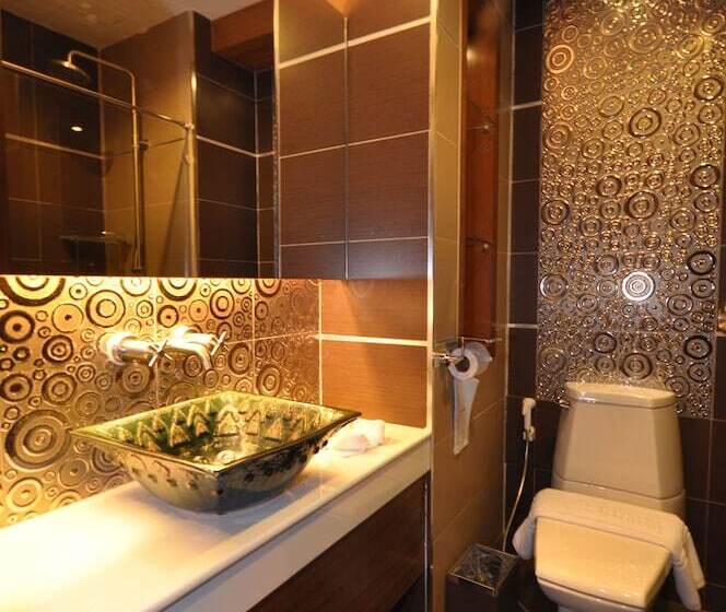 غرفة سوبيريور ذات إطلالة جانبية على البحر, Chalelarn Hotel Hua Hin