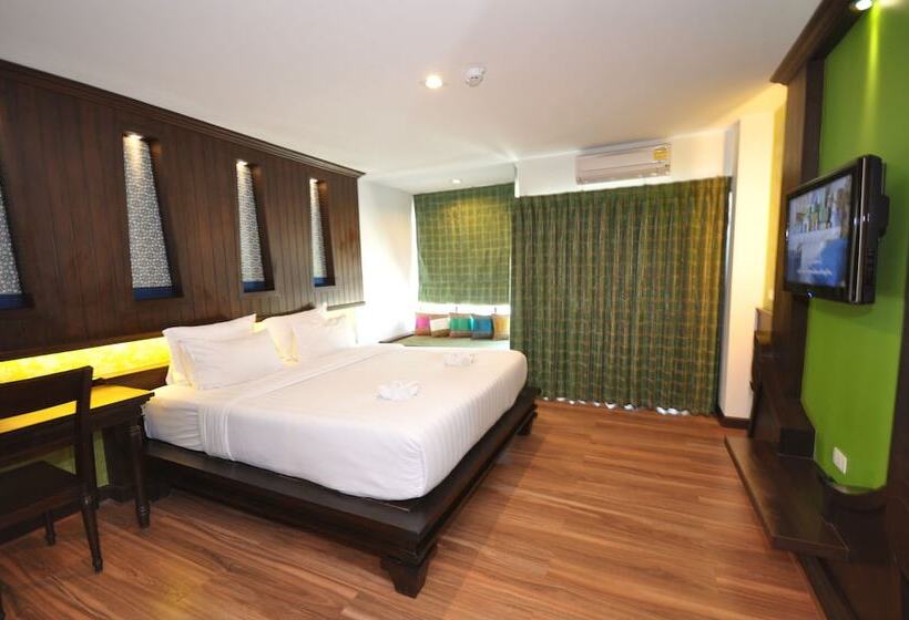 غرفة سوبيريور ذات إطلالة جانبية على البحر, Chalelarn Hotel Hua Hin