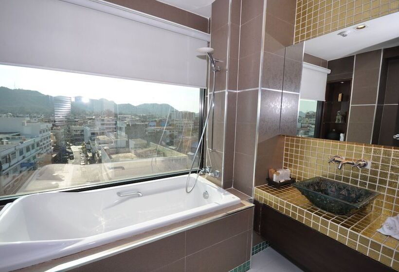 디럭스 룸 측면 바다 전망, Chalelarn Hotel Hua Hin