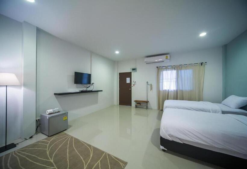 수피리어 룸, First Residence