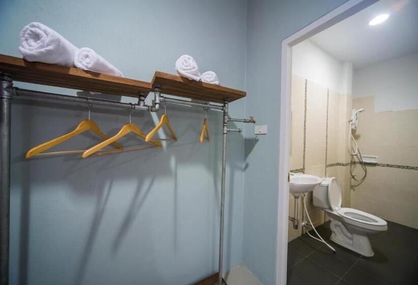 수피리어 룸, First Residence