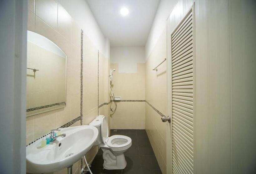 수피리어 룸, First Residence