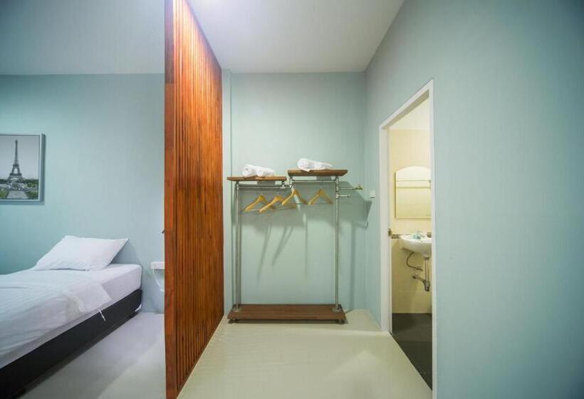 수피리어 룸, First Residence