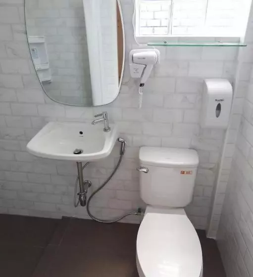 スタンダードルーム, First Residence