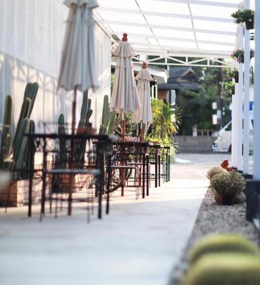 패밀리 룸, First Residence