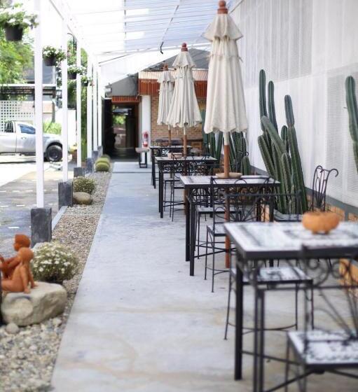 수피리어 룸, First Residence