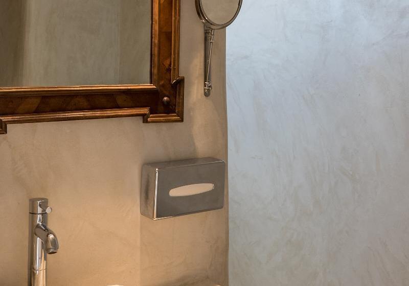Номер Стандарт, First Residence