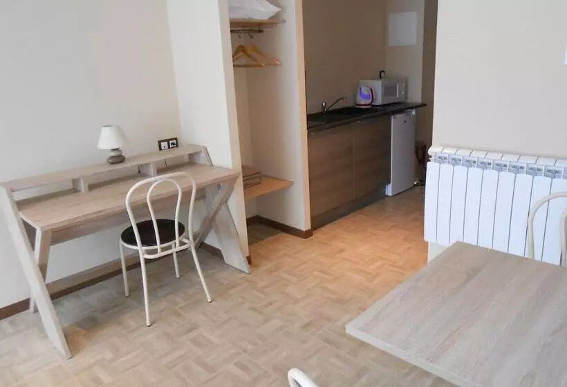Pokój Rodzinny, Hôtel La Pause